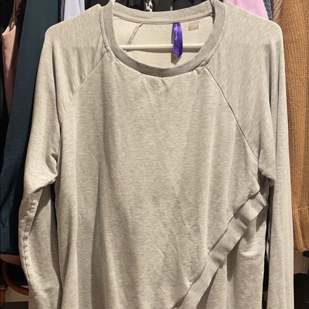 Seraphine nursing maternity sweatshirt